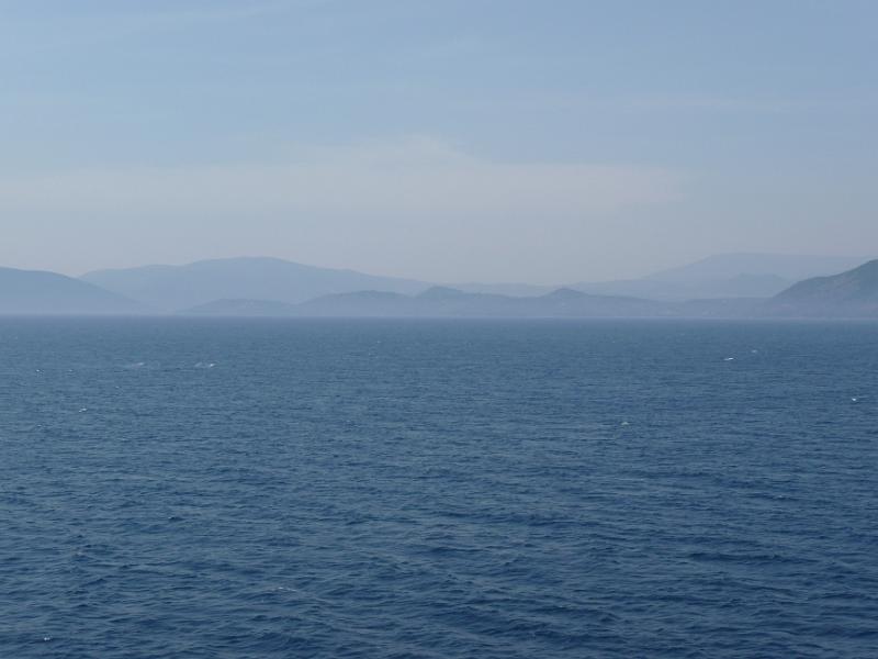 P1000459.JPG -   Von Volos nach Skiathos: Blick von der Fhre  